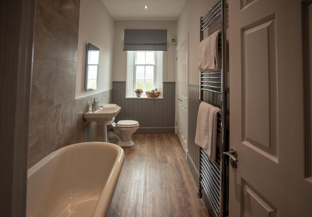 Laundry Cottage: Drumlanrig Castle Thornhill  Exterior photo