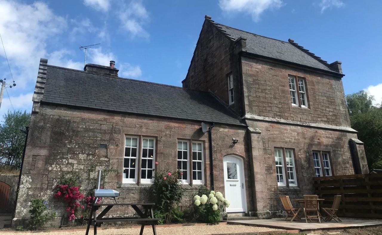 Laundry Cottage: Drumlanrig Castle Thornhill  Exterior photo