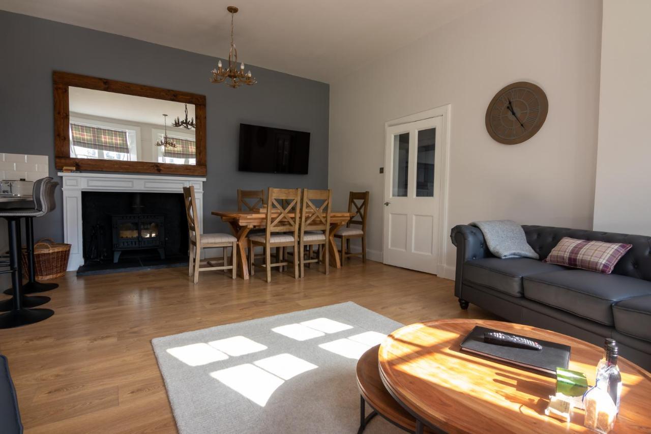 Laundry Cottage: Drumlanrig Castle Thornhill  Exterior photo